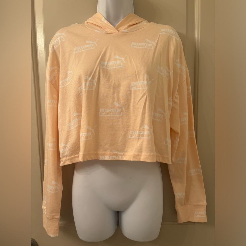 Puma , medium , long sleeve crop , peach